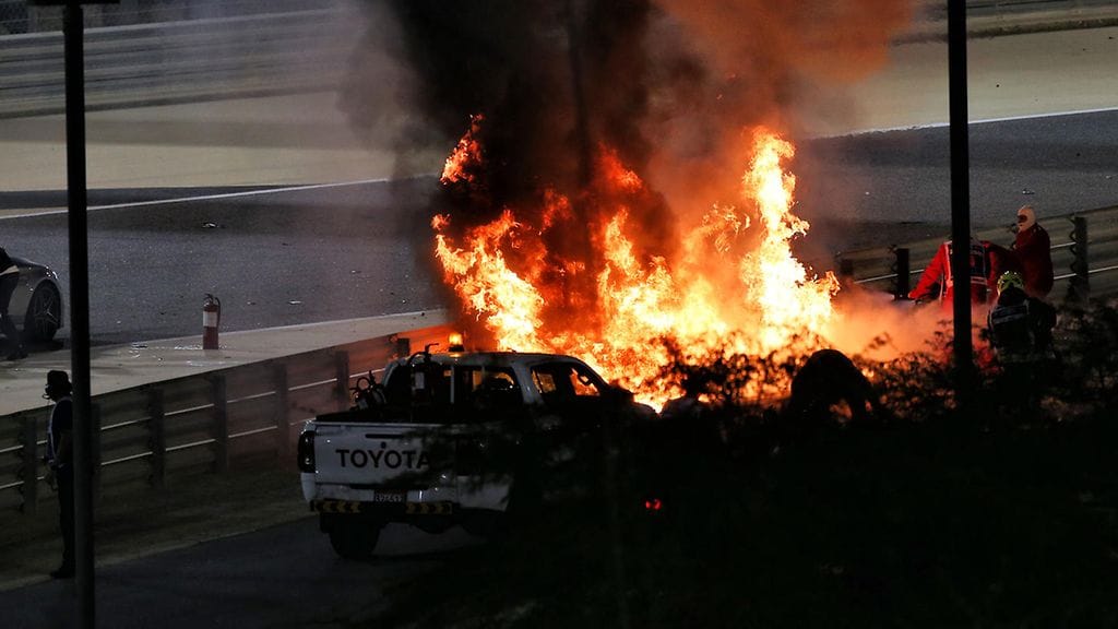 Romain Grosjeanin onnettomuus Bahrainin GP:ssä pysäytti F1-kisan.