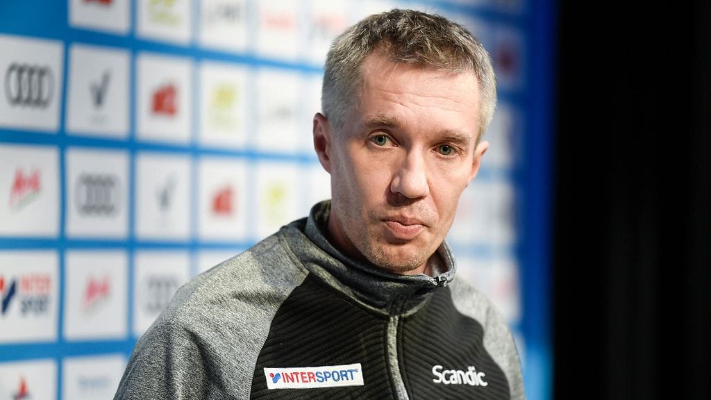 Teemu Pasanen luotsaa Suomen maastohiihtomaajoukkuetta.