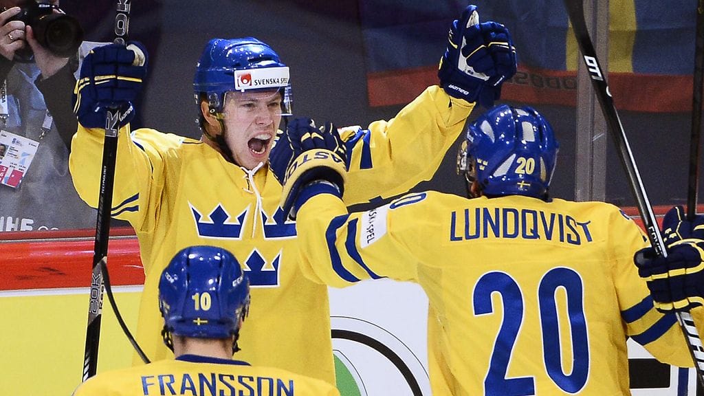Erik Gustafsson juhlii maaliaan