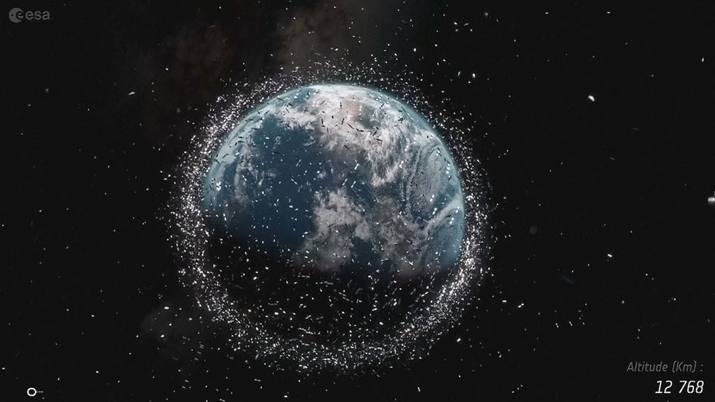 Maapallon kiertoradalle laukaistaan jatkuvasti lisää satelliitteja.