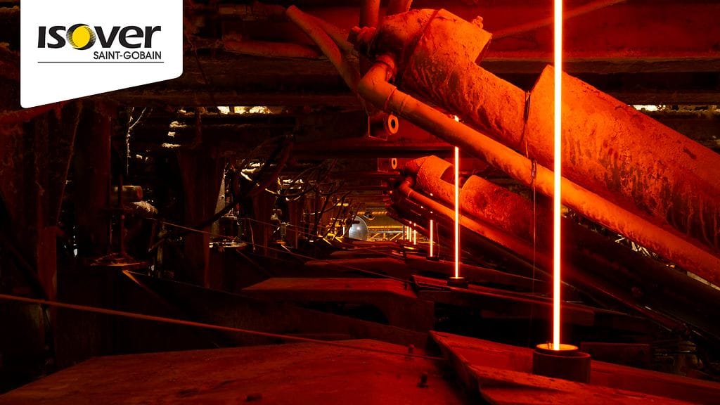 Kierrätyslasi sulatetaan 1400-asteisessa uunissa.