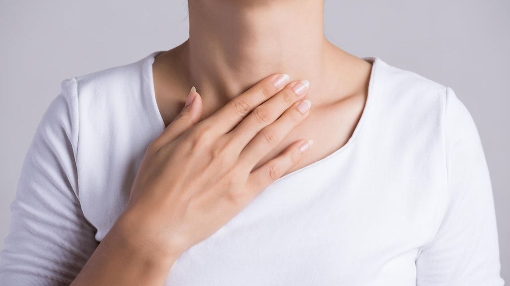 Kyhmy kaulalla on lähes ainut kilpirauhassyövän oire. Kuvituskuva.