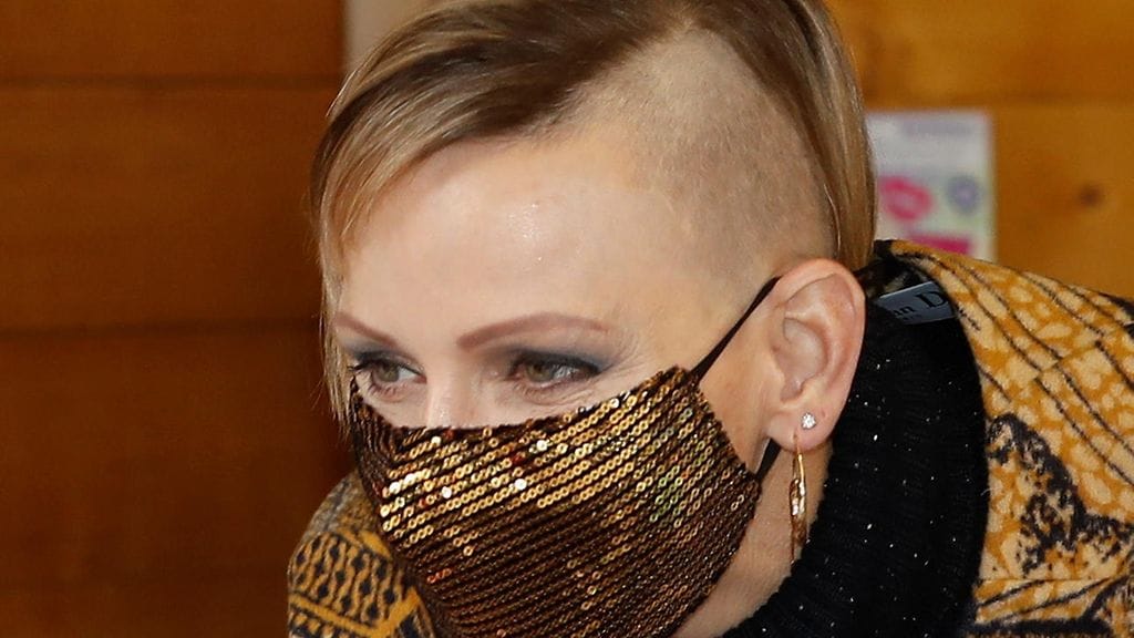 Ruhtinatar Charlenen uusi, räväkkä hiustyyli herätti monenlaisia kommentteja joulun alla.