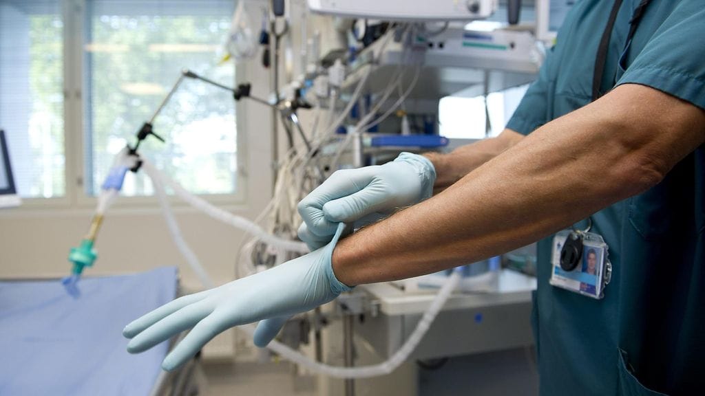 Barometrin vastaajien mukaan pulaa on erityisesti sosiaali- ja terveysalan sekä sivistystoimialan ammattilaisista.