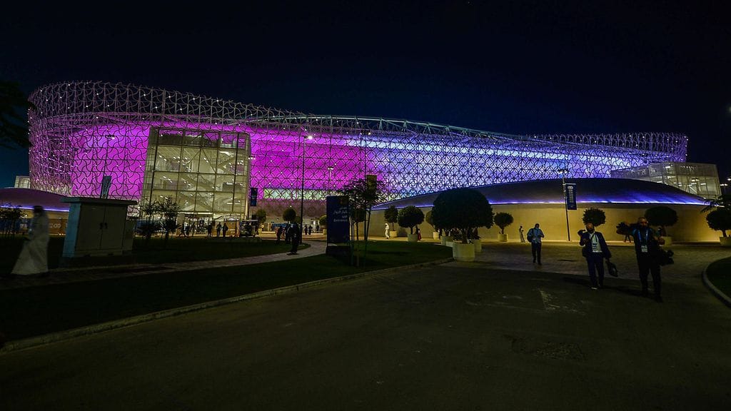 Kritisoitu Qatarin MM-jalkapallohanke esitteli uusinta aikaansaannostaan näyttävin menoin –"Täydellinen stadion MM-kisoihin"