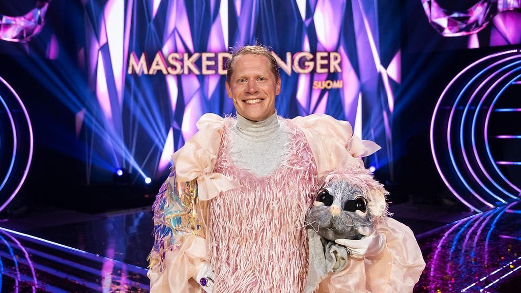 masked_singer_suomi_s2_eps10_jarkko_tamminen_hiirulainen_kuvaaja_saku_tiainen