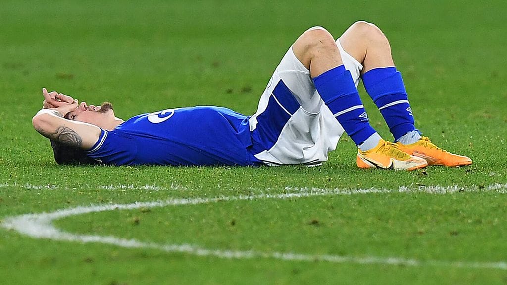 Schalken Benito Raman alakuloisena taas yhden voitottoman ottelun jälkeen.