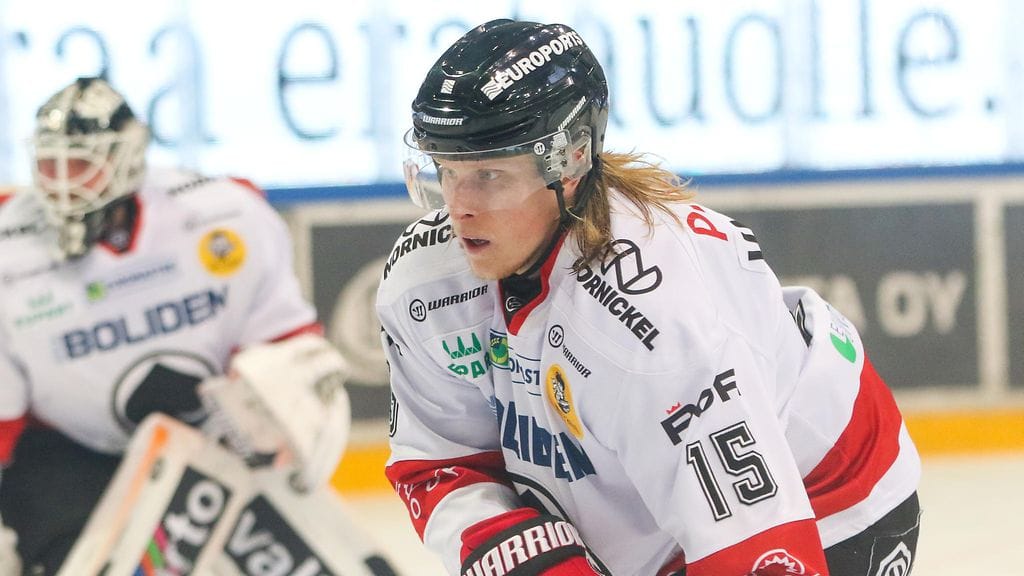 Aleksi Varttinen iski Ässät voittoon varsinaisen peliajan viimeisellä sekunnilla.