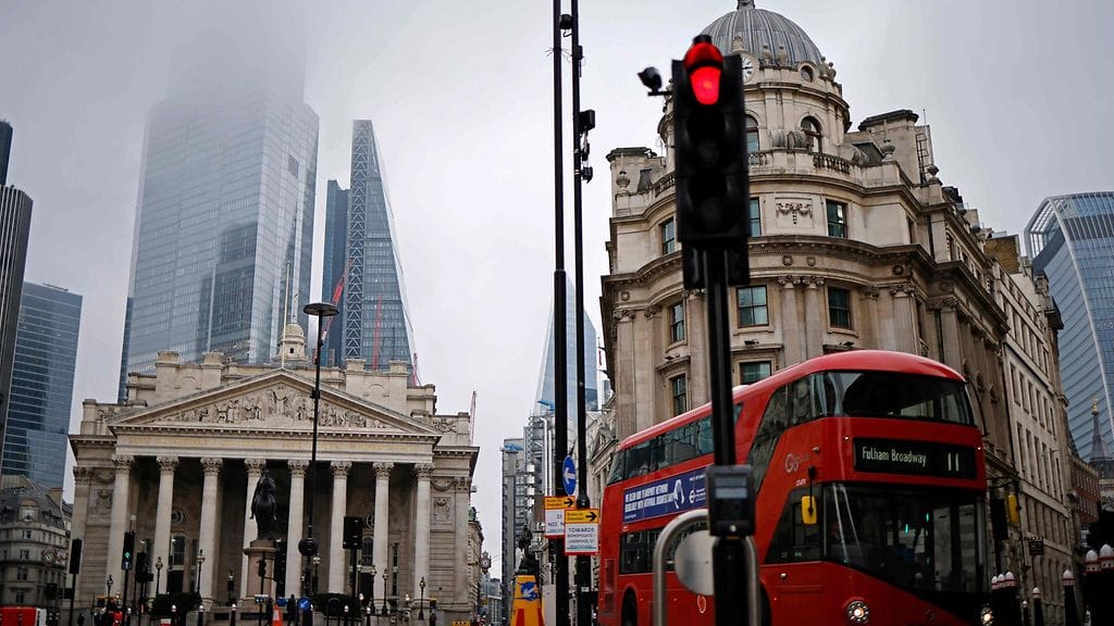 Britannian inflaation ennustetaan kiihtyvän vuoden lopulla.