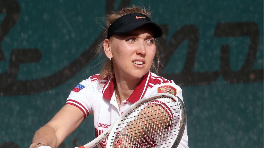 Jelena Vesnina hyppää takaisin WTA-kiertueelle.