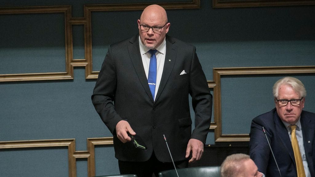 Kansanedustaja Ano Turtiainen sai eduskunnan puhemieheltä harvinaisen huomautuksen