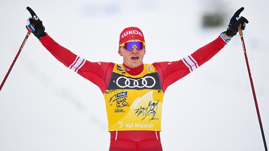 Aleksandr Bolshunov hallitsee Tour de Skin kokonaiskilpailua.