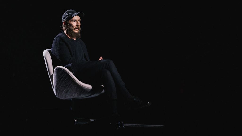 Laulu_rakkaudelle_S1_eps3_SamuliPutro_tuolissa