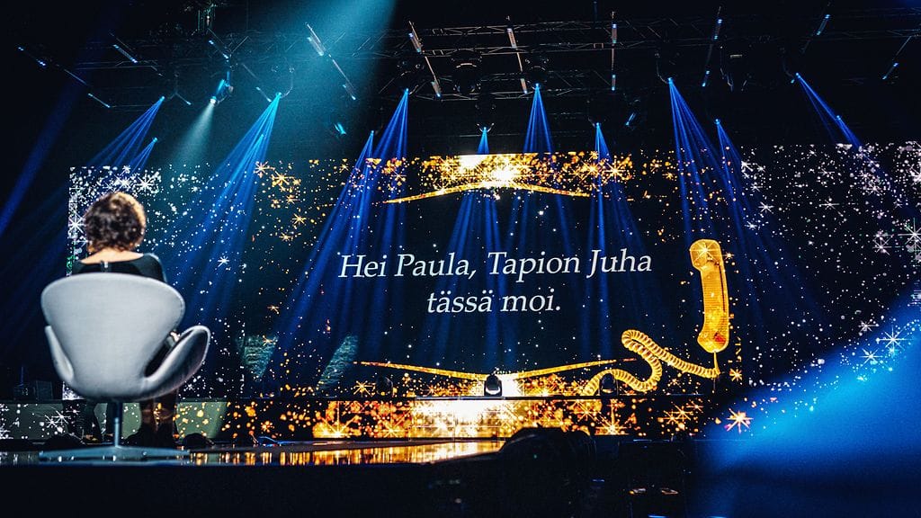 Laulu_rakkaudelle_S1_eps3_PaulaKoivuniemituolissajaesitys