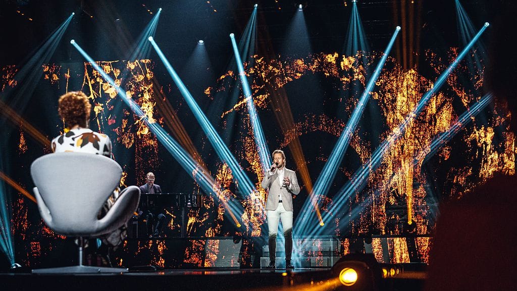 Laulu_rakkaudelle_S1_eps4_WaltteriTorikka_esiintyy