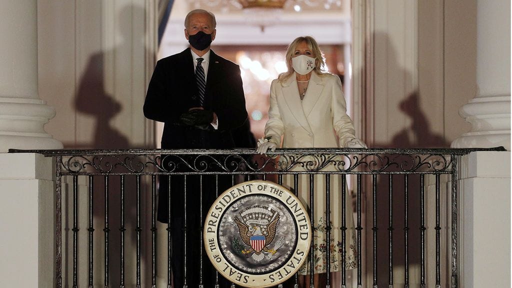 Reuters Joe Jill Biden ilotulitus parveke 3