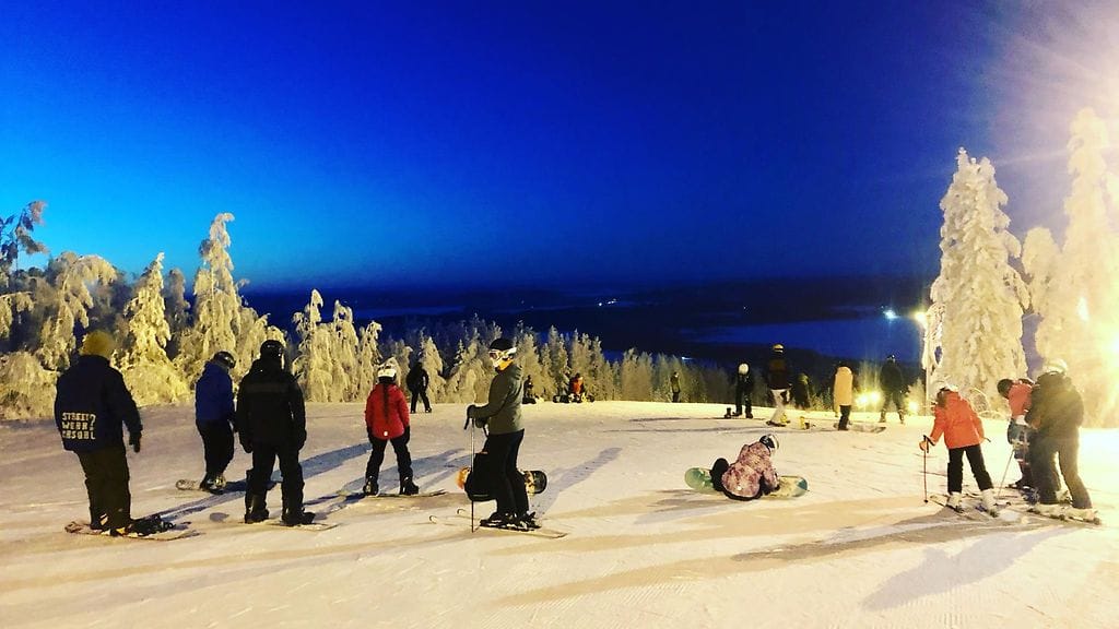 Messilä laskettelurinne ilta talvi