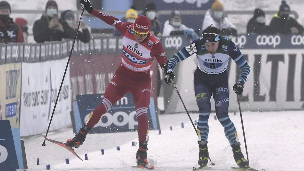 Venäjän ankkuri ajoi suomalaissankarin päälle maalialueella – Suomi sensaatiomaisesti toiseksi miesten viestissä Lahdessa