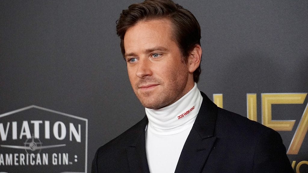 Armie Hammerin ura näyttelijänä syöksyi laskukiitoon vuonna 2021 kohun myötä, jonka aikana Hammeria syytettiin muun muassa väkivaltaisista raiskauksista.