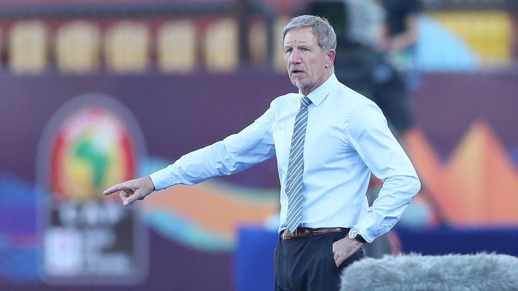 Stuart Baxter sai kenkää intialaisseurastaan kyseenalaisten kommenttiensa jälkeen.