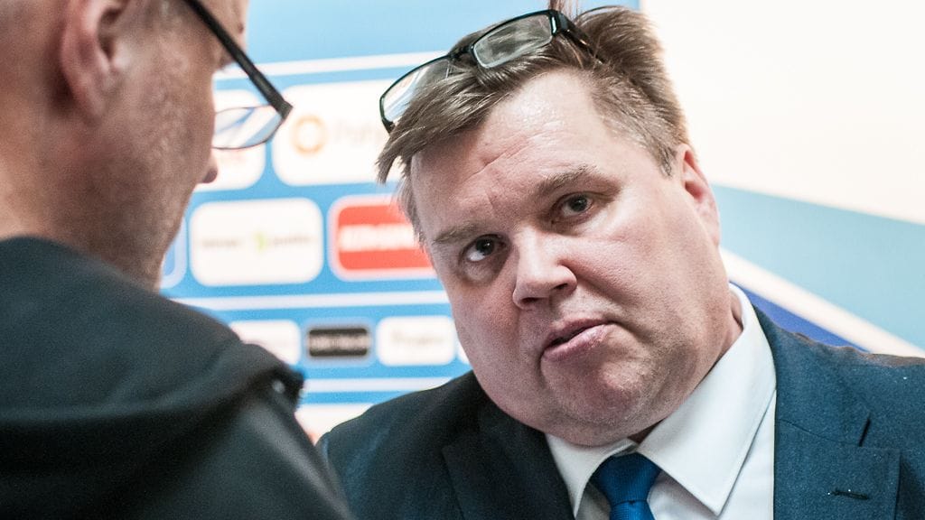 Leijonien joukkueenjohtaja Timo Jutila pitää tiiviisti yhteyttä monen 1995 MM-kultajoukkueen pelaajan kanssa.