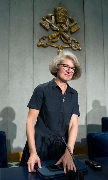 AOP Nathalie Becquart 10.9933300u