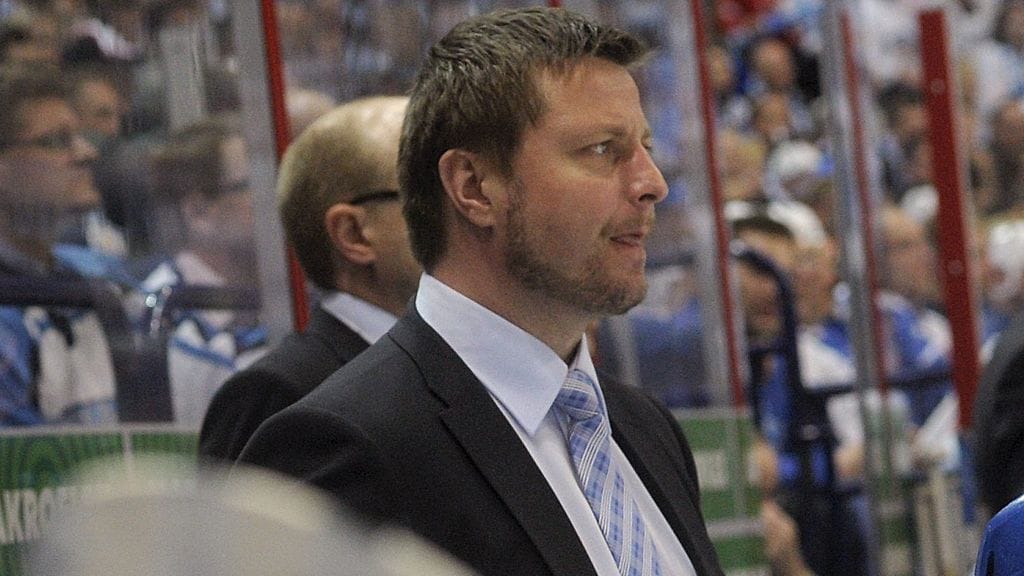 Pasi Nurminen seisoi vuosi sitten Leijonien penkin takana MM-kotikisoissa.