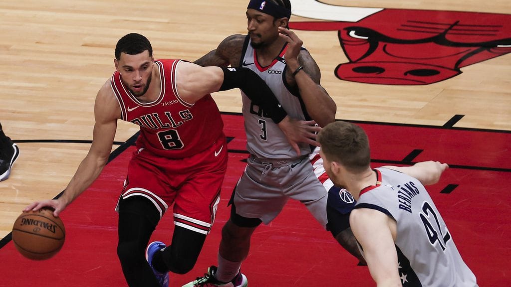 Zach LaVine vauhdissa Washington Wizardsia vastaan.