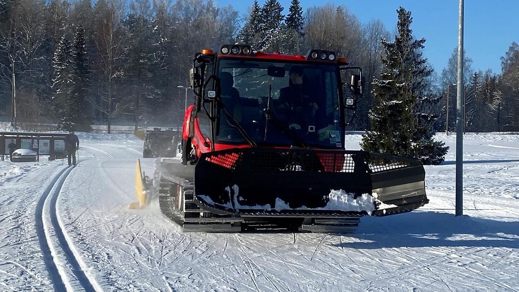 Arkistokuva latukoneesta.