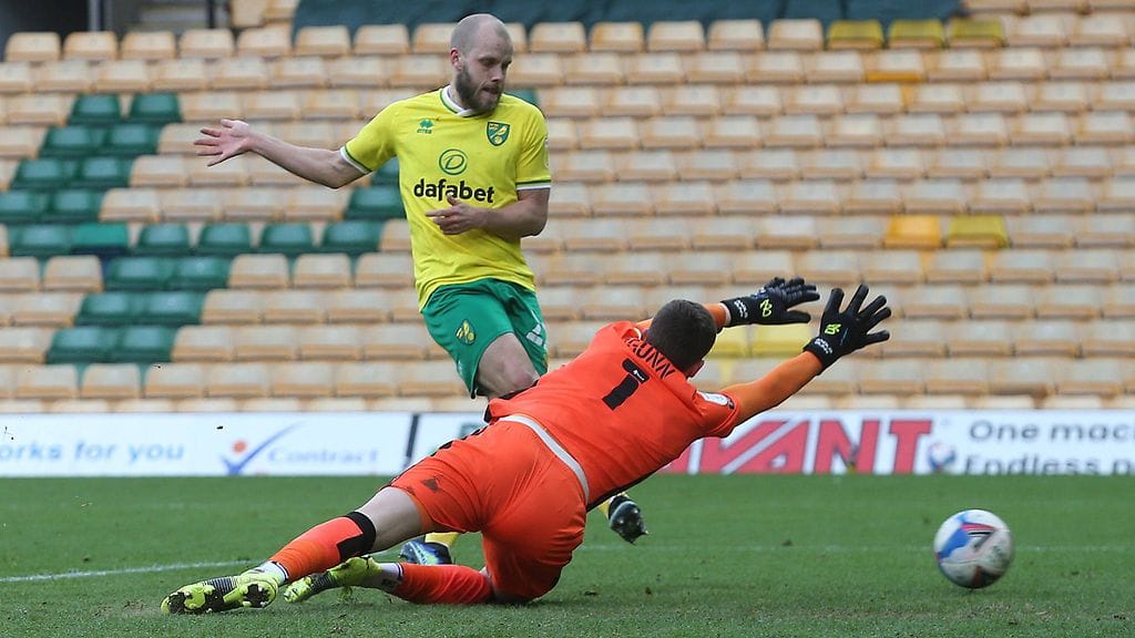 Teemu Pukki paukutti kaksi maalia Stoke Cityn verkkoon.