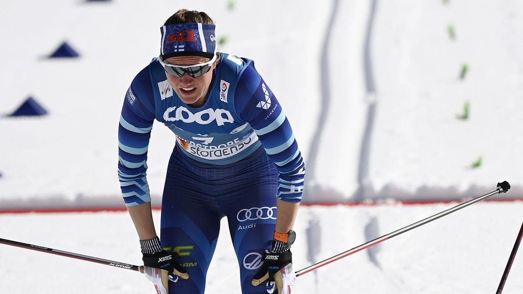 Katri Lylynperä hiihti päivän parhaana suomalaisena sprintin välierissä.