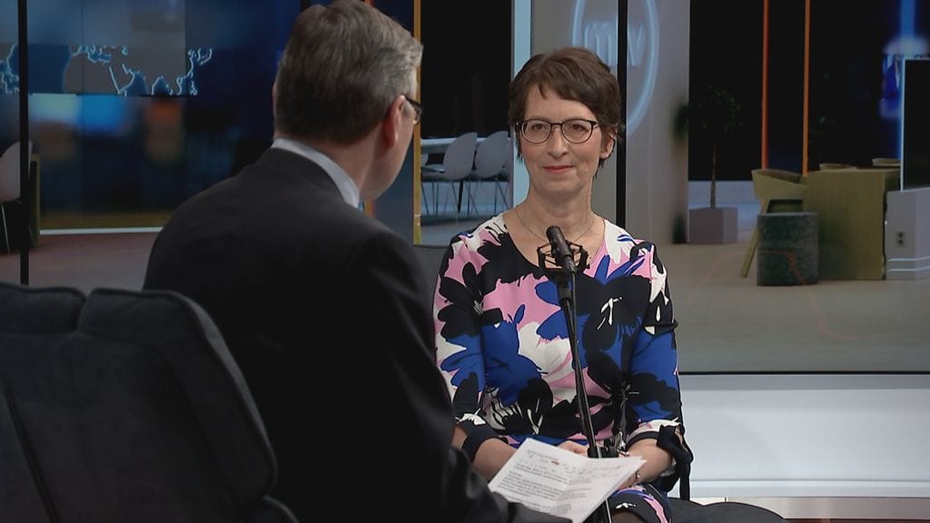 Sari Essayah kritisoi hallitusta vastuun välttelystä koronatestausten käyttöönotossa maan rajoilla.