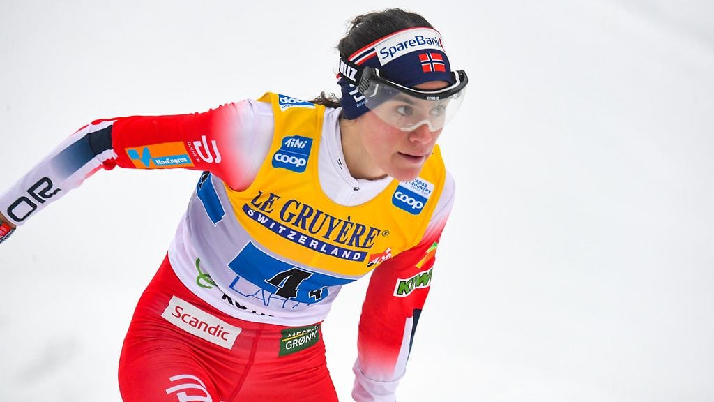 Norjan Heidi Weng joutui silmätikuksi maan joukkueen tiistaisessa lehdistötilaisuudessa.