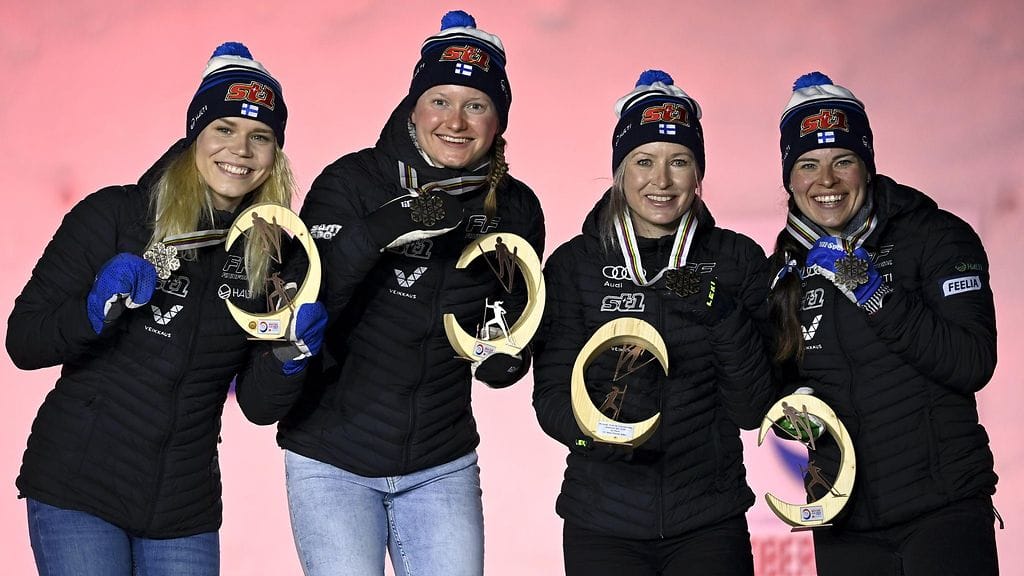 Suomen viestinaiset venyivät pronssille - tässä iloinen mitalihaastattelu