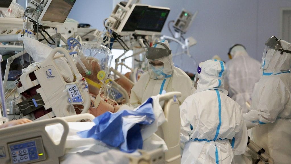 Leinonen muistuttaa että tehohoitopaikkojen riittävyydestä ollaan yhä huolissaan. Arkistokuva: AOP.