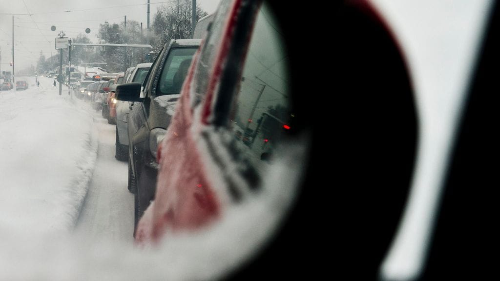 Fintraffic muistuttaa turvavälien tärkeydestä.