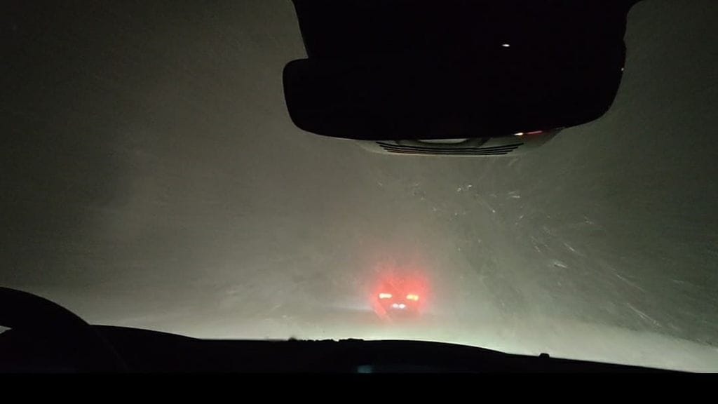 Karmea ajokeli, lumisade, lumimyräkkä