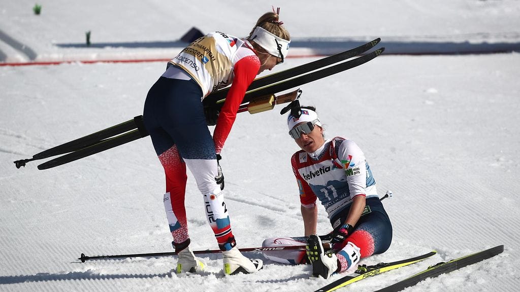 Therese Johaug voitti 30 kilometrin maailmanmestaruuden Oberstdorfissa ennen Heidi Wengiä.