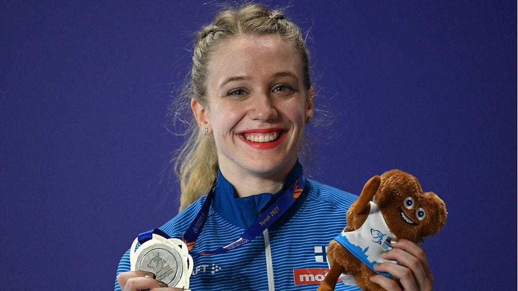 Lotta Kemppinen juoksi sunnuntaina historiallisen EM-hopean yleisurheilun hallikisoissa Puolassa.