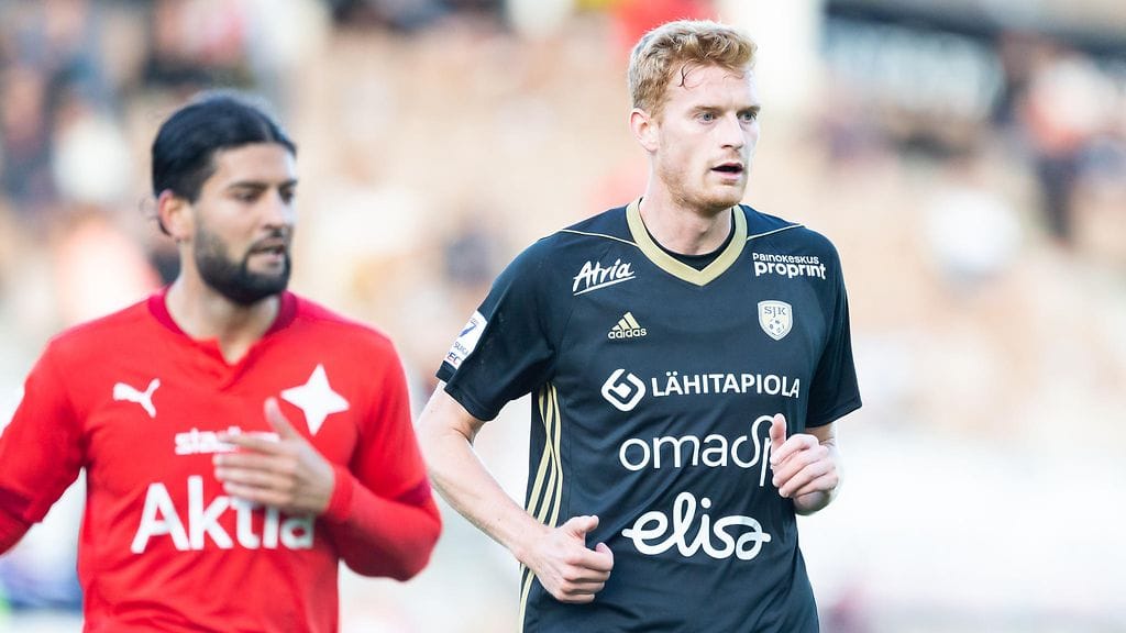 MTV Urheilun tietojen mukaan Matej Hradecky vaihtaa SJK:n mustan pelipaidan HIFK:n punaiseen pelipaitaan.