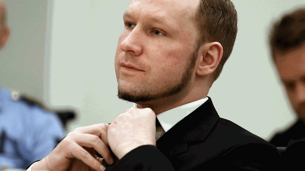 Anders Behring Breivikin äiti oli aluksi mukana hänestä kertovassa kirjahankkeessa, mutta yritti myöhemmin estää kohukirjan julkaisun.