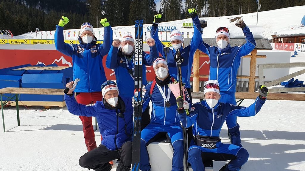 Suomen joukkueessa repesi ilo Heikki Laitisen kolmossijasta.