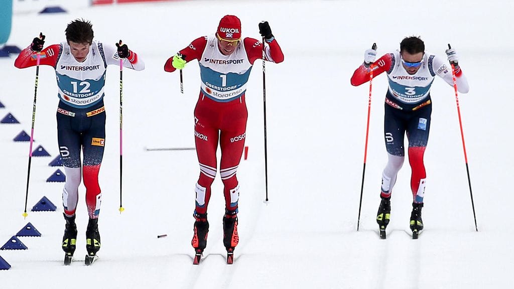 Johannes Hösflot Kläbo hylättiin 50 kilometrillä, kun taas Aleksandr Bolshunov sai hopeaa ja Emil Iversen kultaa.