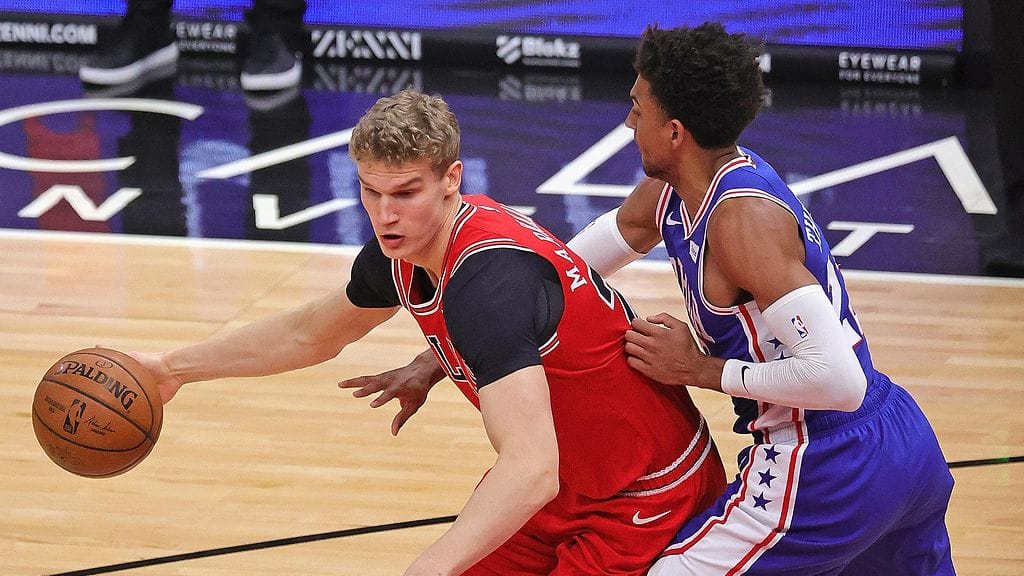 Lauri Markkanen pussitti Philadelphiaa vastaan seitsemän kolmosta.