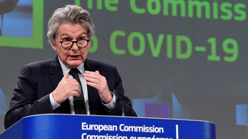 Komissaari Thierry Bretonin mukaan rokotteet ovat ainoa ratkaisu pandemiaan.