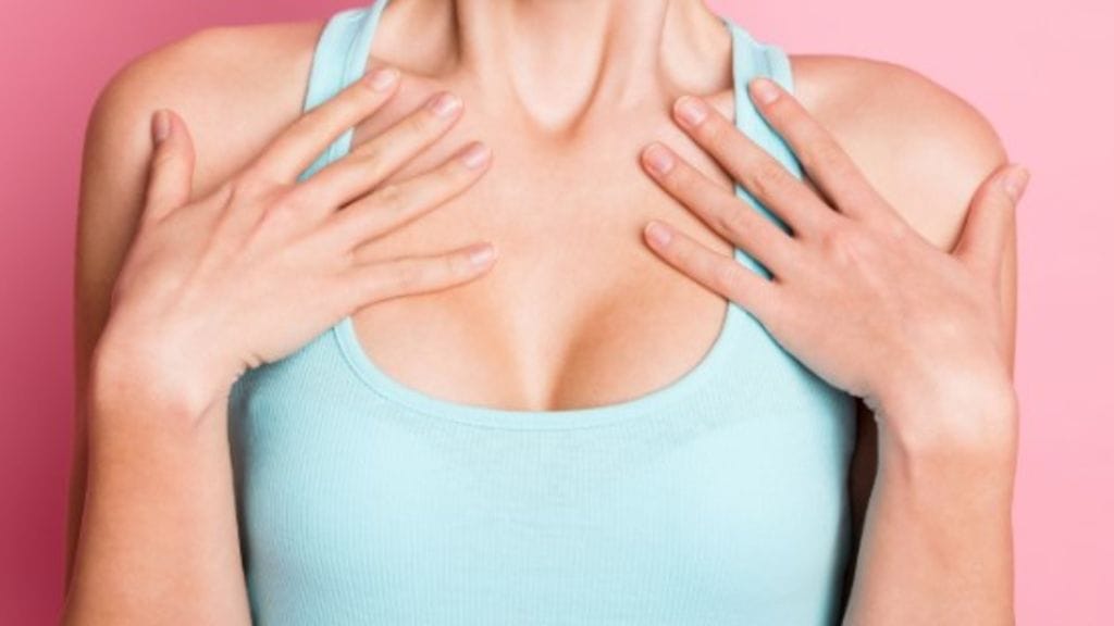 Kaksien rintaliivien kikalla voi pienirintainenkin luoda itselleen rintavaon. Kuvituskuva.