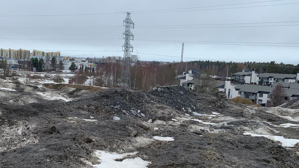 Aarikkalan lumenkaatopaikan laelta avautuu näkymät pitkälle