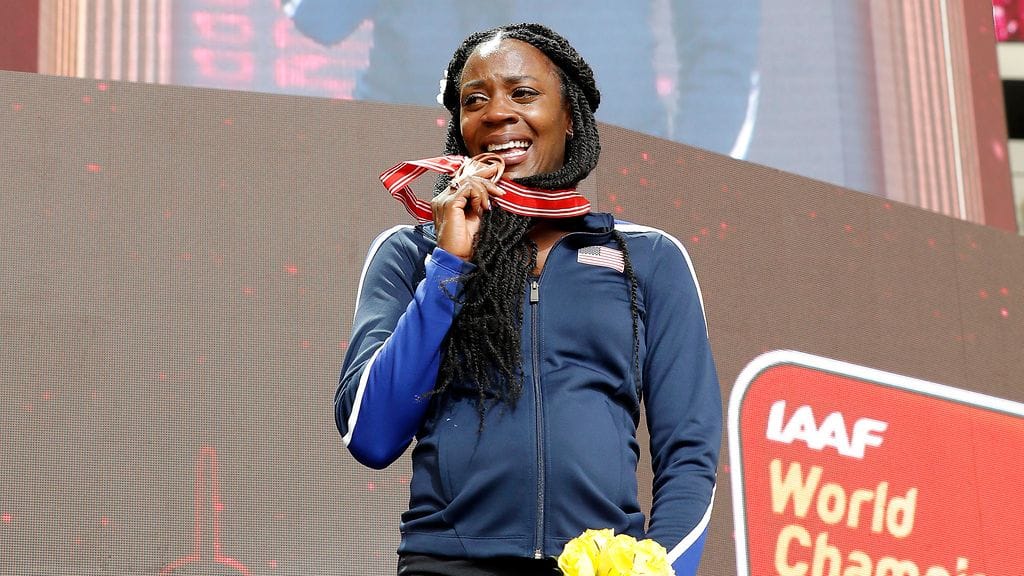 Yleisurheilija Alysia Montano arvostelee kovin sanakääntein vaatejätti Niken toimintaa.