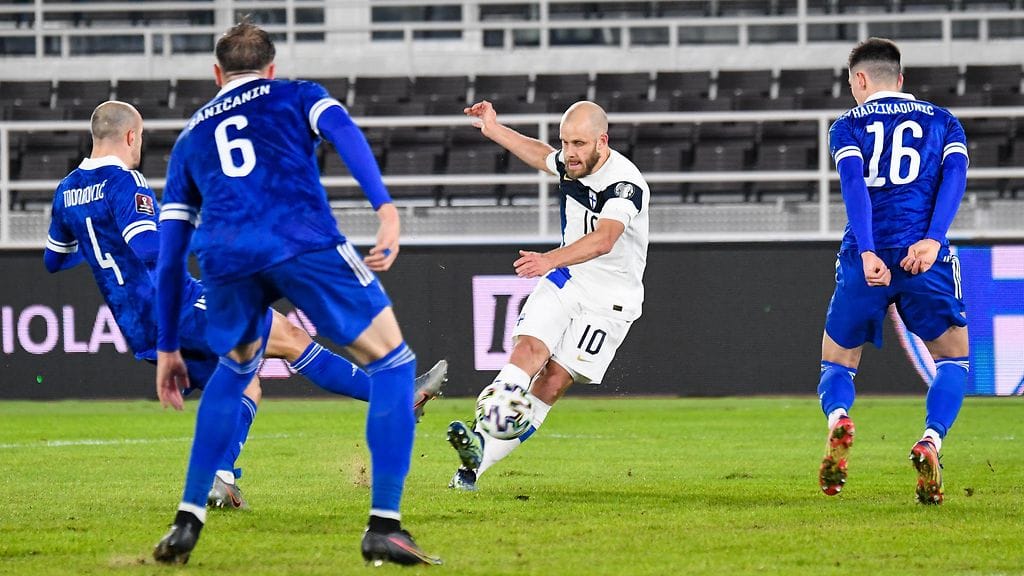 Teemu Pukki osui kahdesti Bosnia ja Hertsegovinaa vastaan.