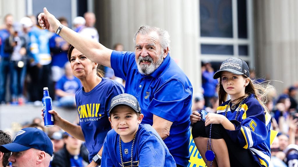 Plager osallistui St. Louis Bluesin Stanley Cup -paraatiin kesällä 2019.